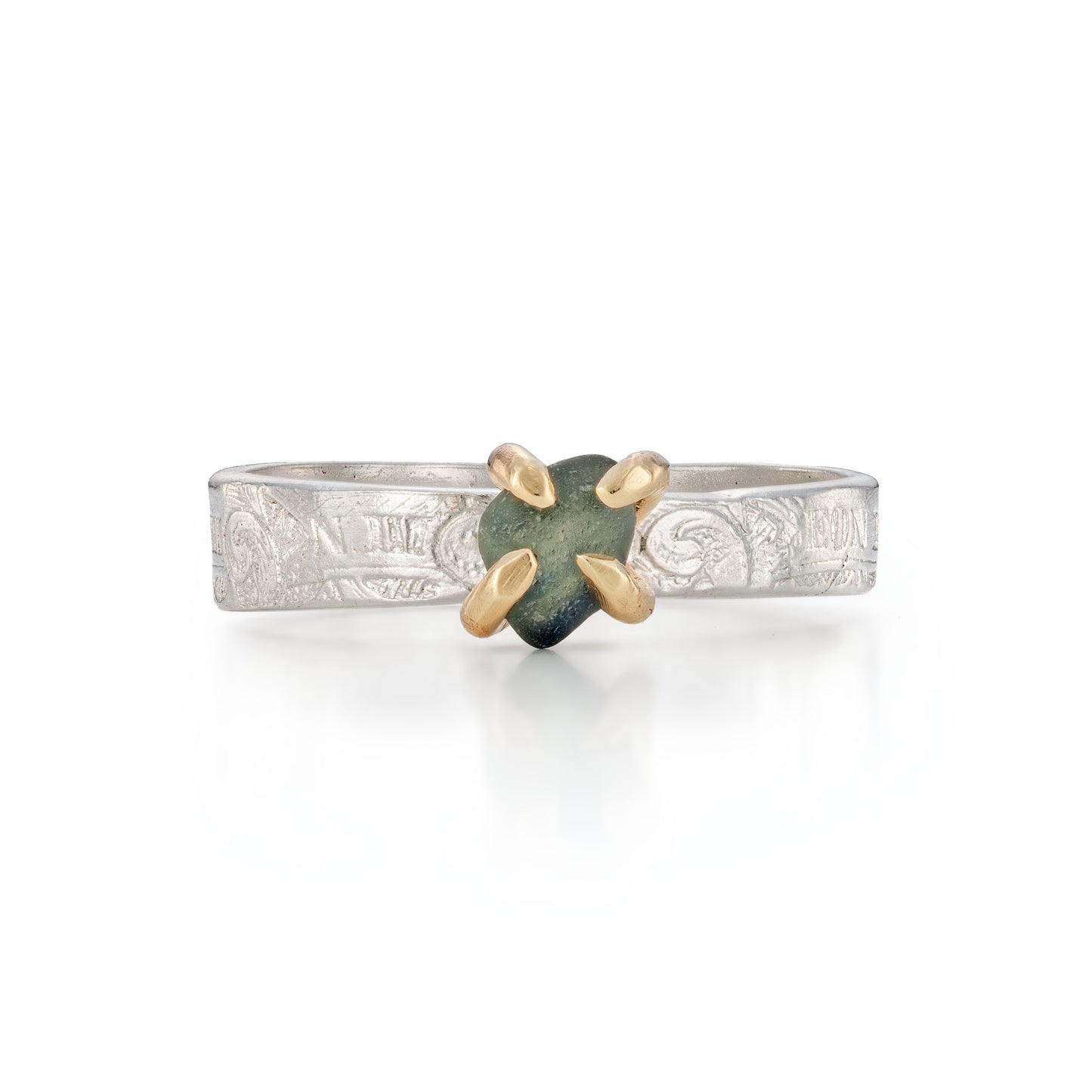 Country Girl - Silver Pigeon Sapphire ring
