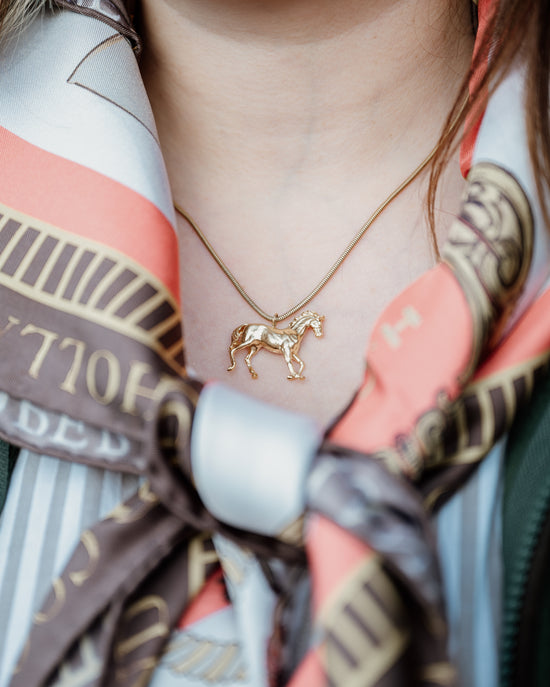 Equestrian style horse necklace 